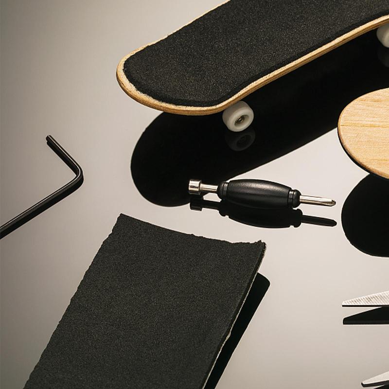 Product Introduction of Daily Stress Relieving Toys, Finger Skateboards, Anti Anti Tape Slip Slip Uncut Pads,black Deck R2Q8 15