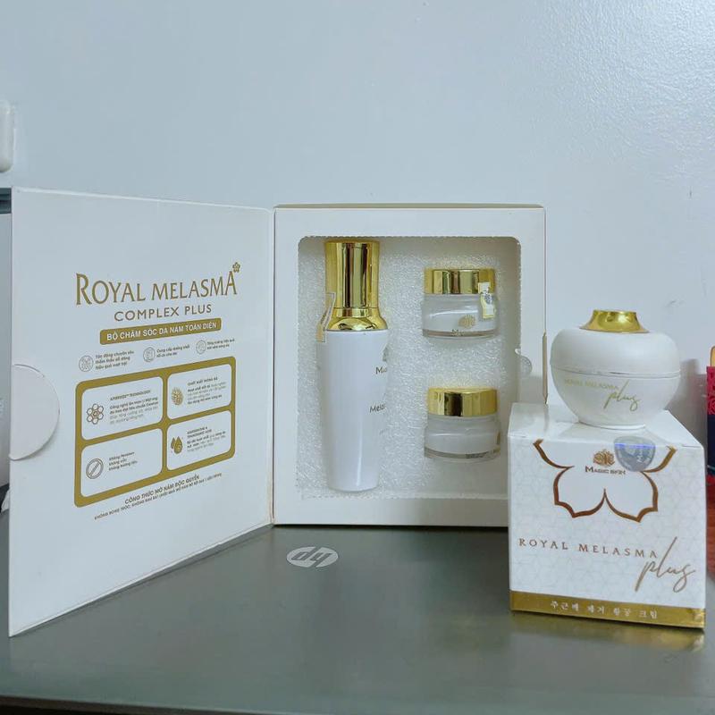 Combo kem nám toàn diện và cao nám 13g Royal Melasma plus Magic skin