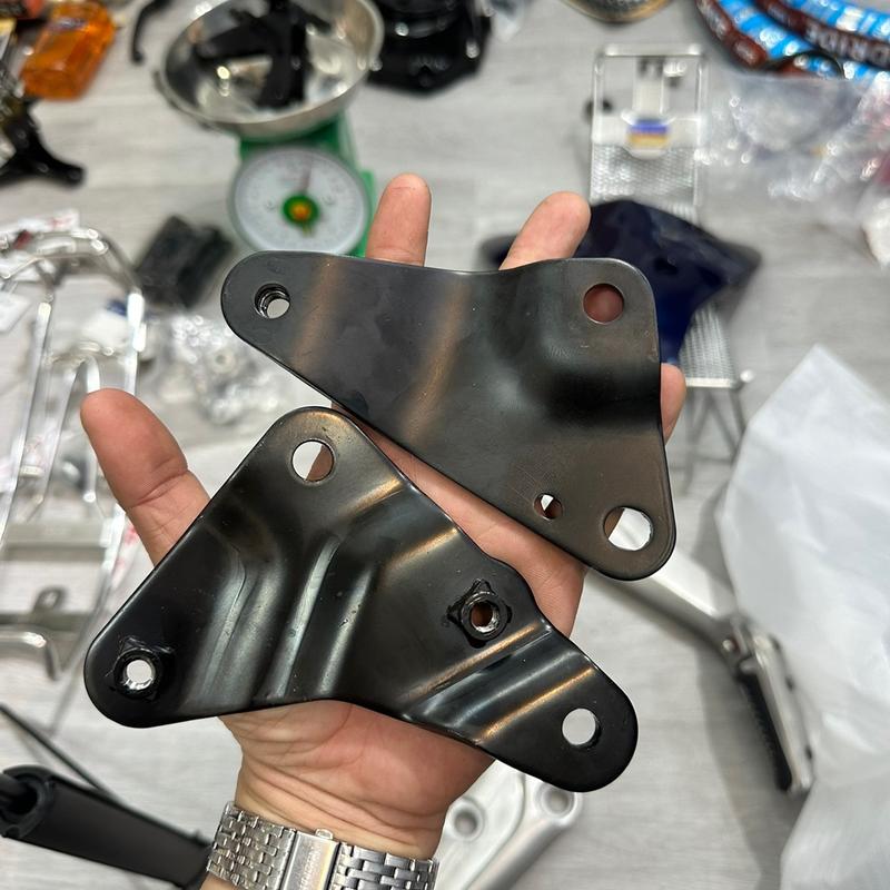 Phụ kiện xe máy Bát sắt chính hãng dùng để chế và gắn gắn gác chân dài wave 2004 lên cho xe cup xe dream