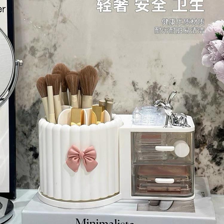 [Giá Huỷ Diệt] Hộp Đựng Bút / Mỹ Phẩm Để Bàn Dạng Xoay Sáng Tạo Cho Học Sinh Giá Đỡ 1