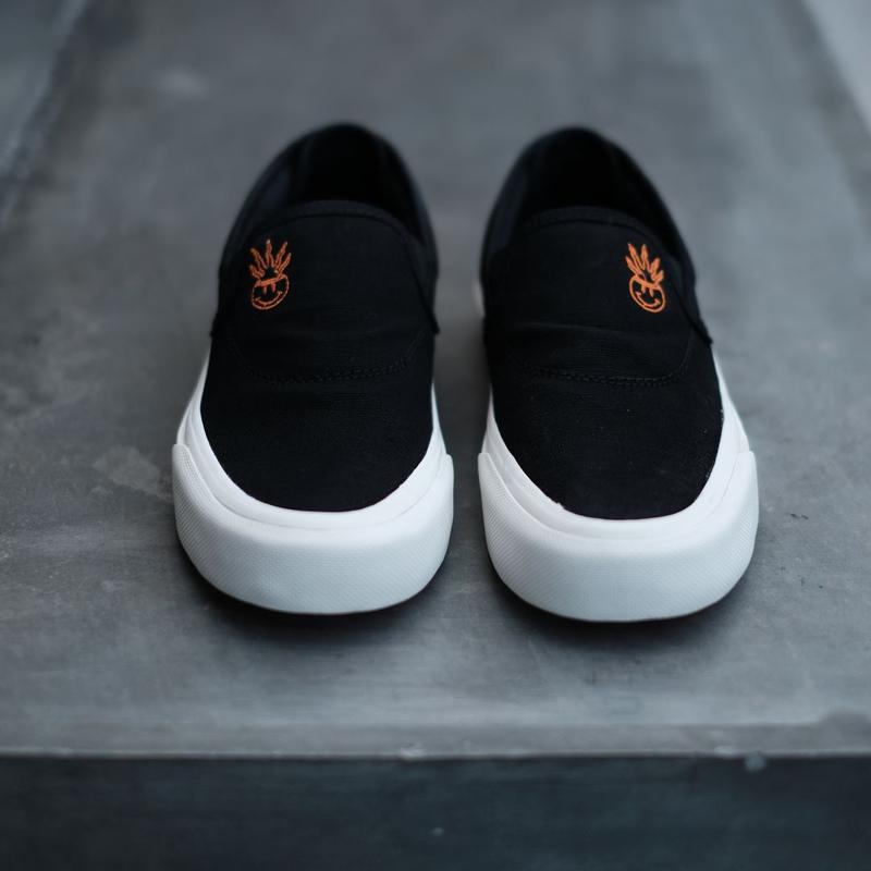 Sepatu Pria - Slip on Hitam 2