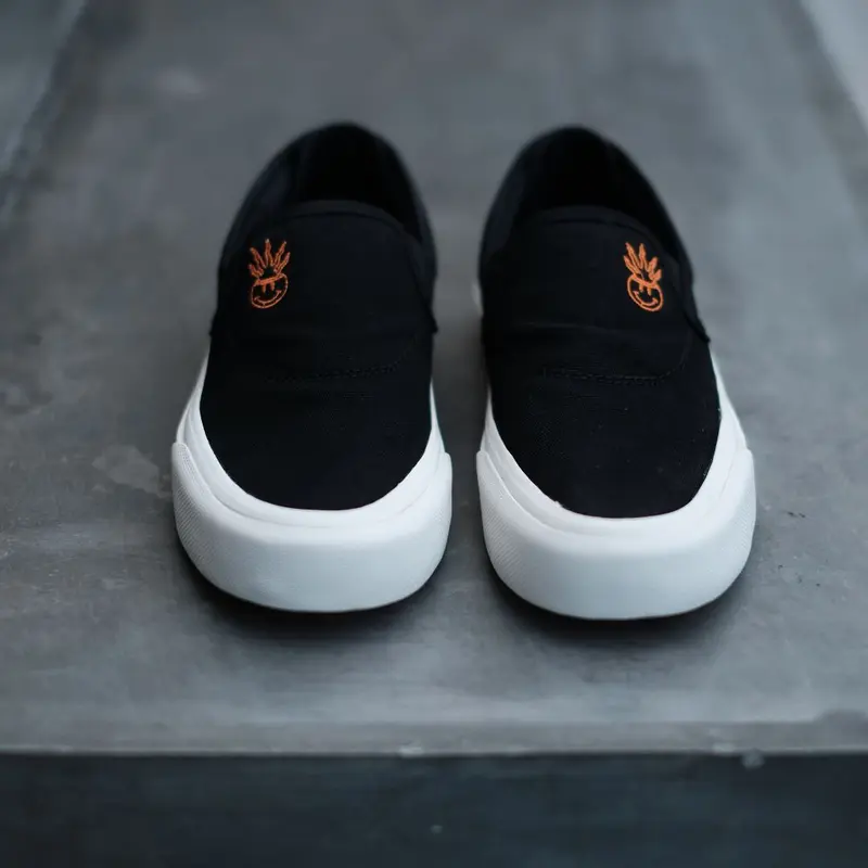 Sepatu Pria - Slip on Hitam 2
