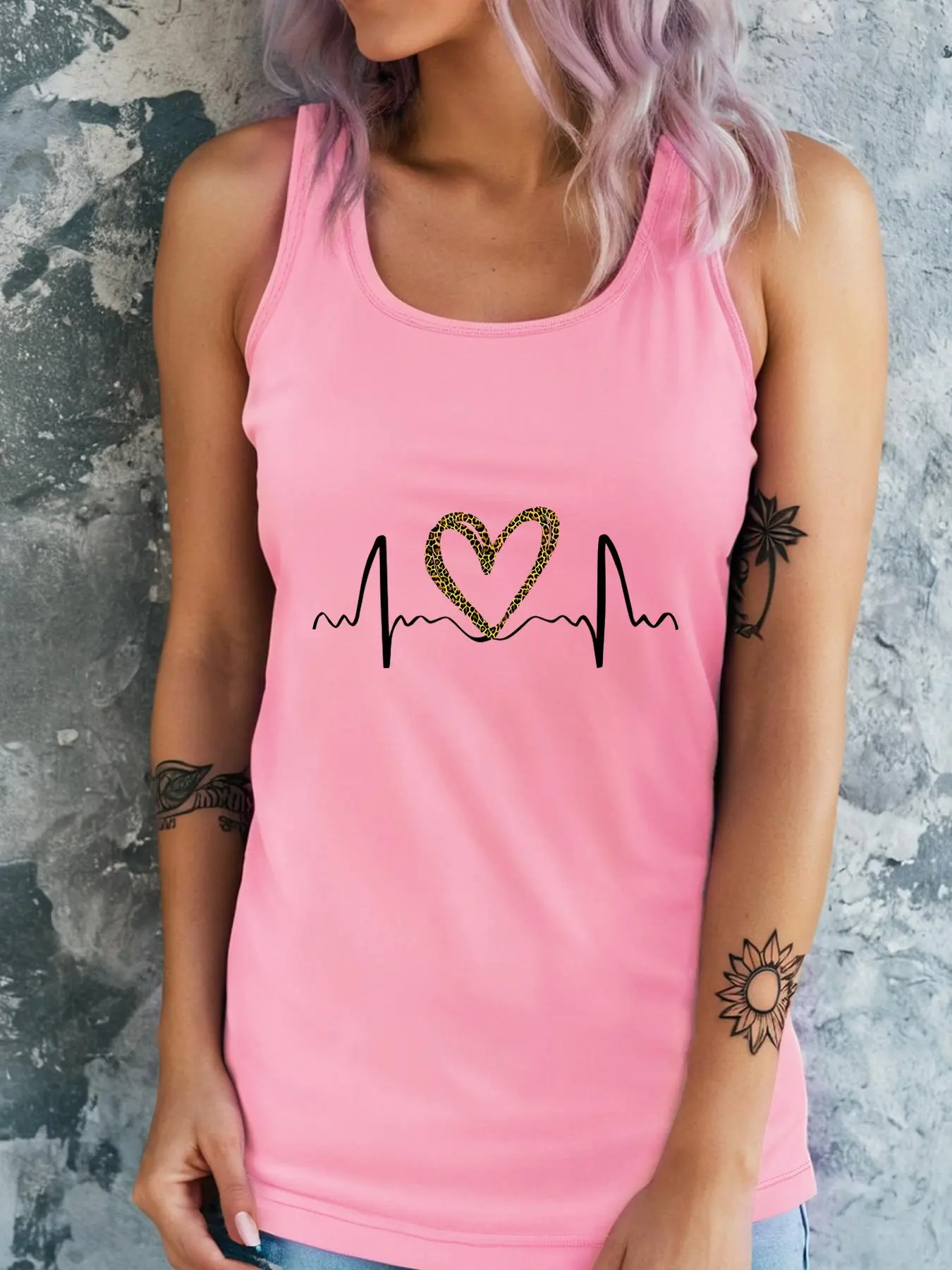Women's Heart Print Round Neck Tank Top, Casual Sleeveless Top for Daily Wear, Ladies Clothes for All Seasons