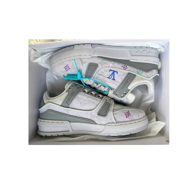 Giày Sneaker TRAIENR Nam - Thiết kế trẻ trung, hiện đại, chất liệu canvas bền đẹp mầu xám và trắng kem 2