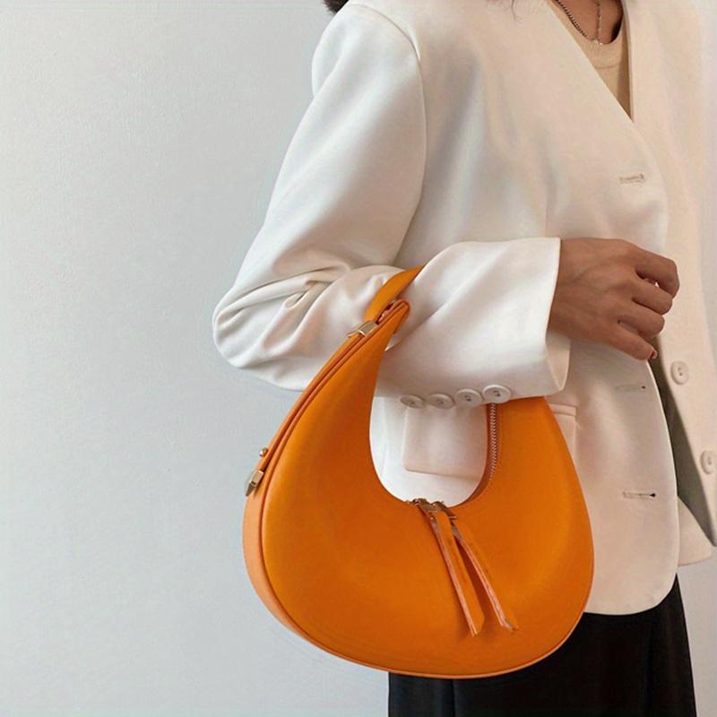 Product Introduction of Classic Design Ladies Crossbody Shoulder Bag Textured And Atmospheric Ladies Bag Simple Zipper Solid Color Crescent Bag Large Capacity Retro Handbag PU Leather Underarm Bag 15