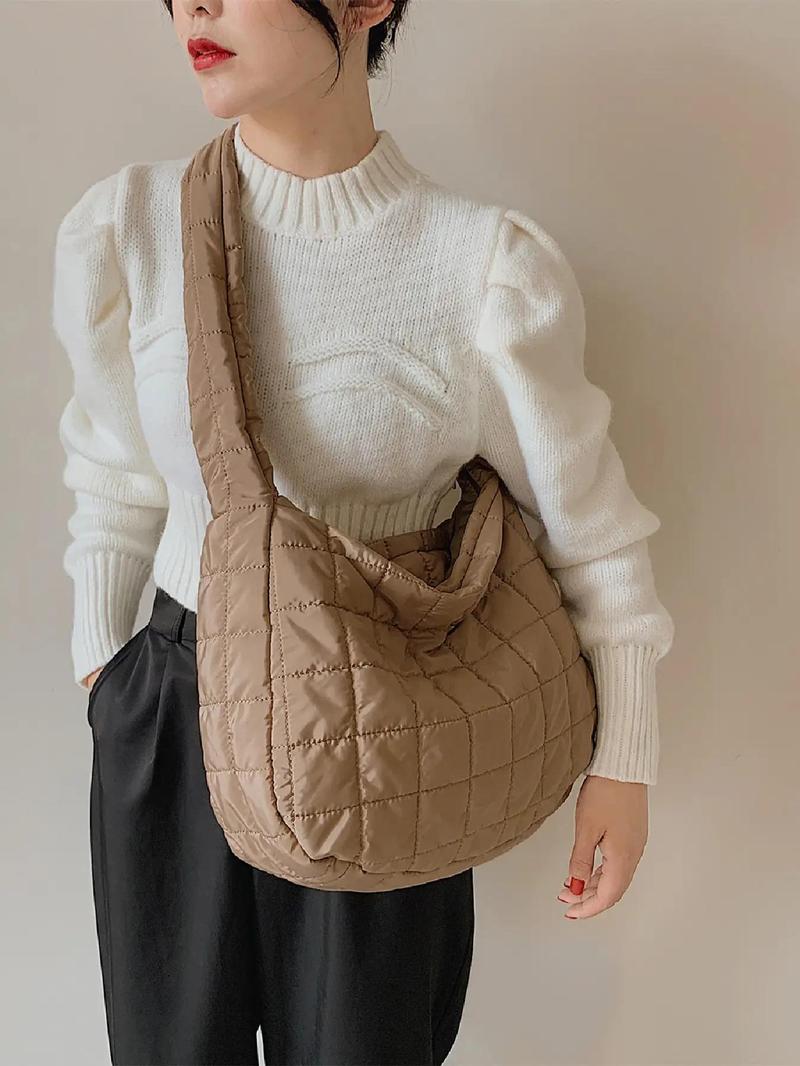 Product Introduction of Women's Solid Quilted Zip Shoulder Bag As Gift, Large Capacity Puffer Shoulder Bag, Minimalist Versatile Crossbody Bag for Daily Use 24