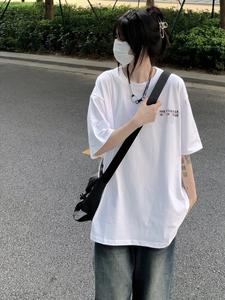 女性のためのかわいい漫画の半袖Tシャツ、夏のゆったりとしたフィットTシャツ、レトロなファッショナブルなカジュアルなカップルトップ、多彩でスタイリッシュ