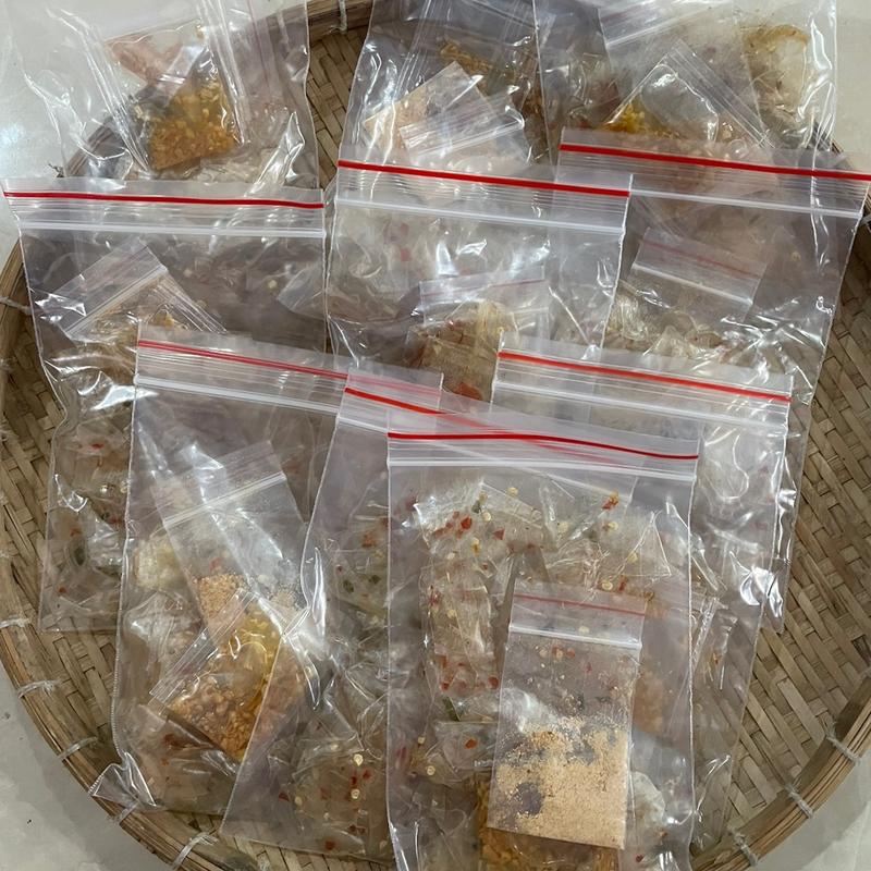 Combo 15 túi bánh tráng trộn phơi sương gia vị đặc sản củ chi tặng kèm chai ớt mini Ăn Vặt Snack