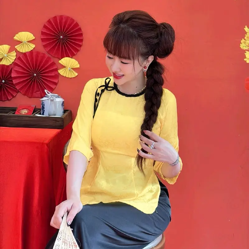 1sét  đồ lam GẤM  cổ tròn  tay lơ vạt bầu. quần  phổi. ( SANG SANG SHOP) Top Áo 0
