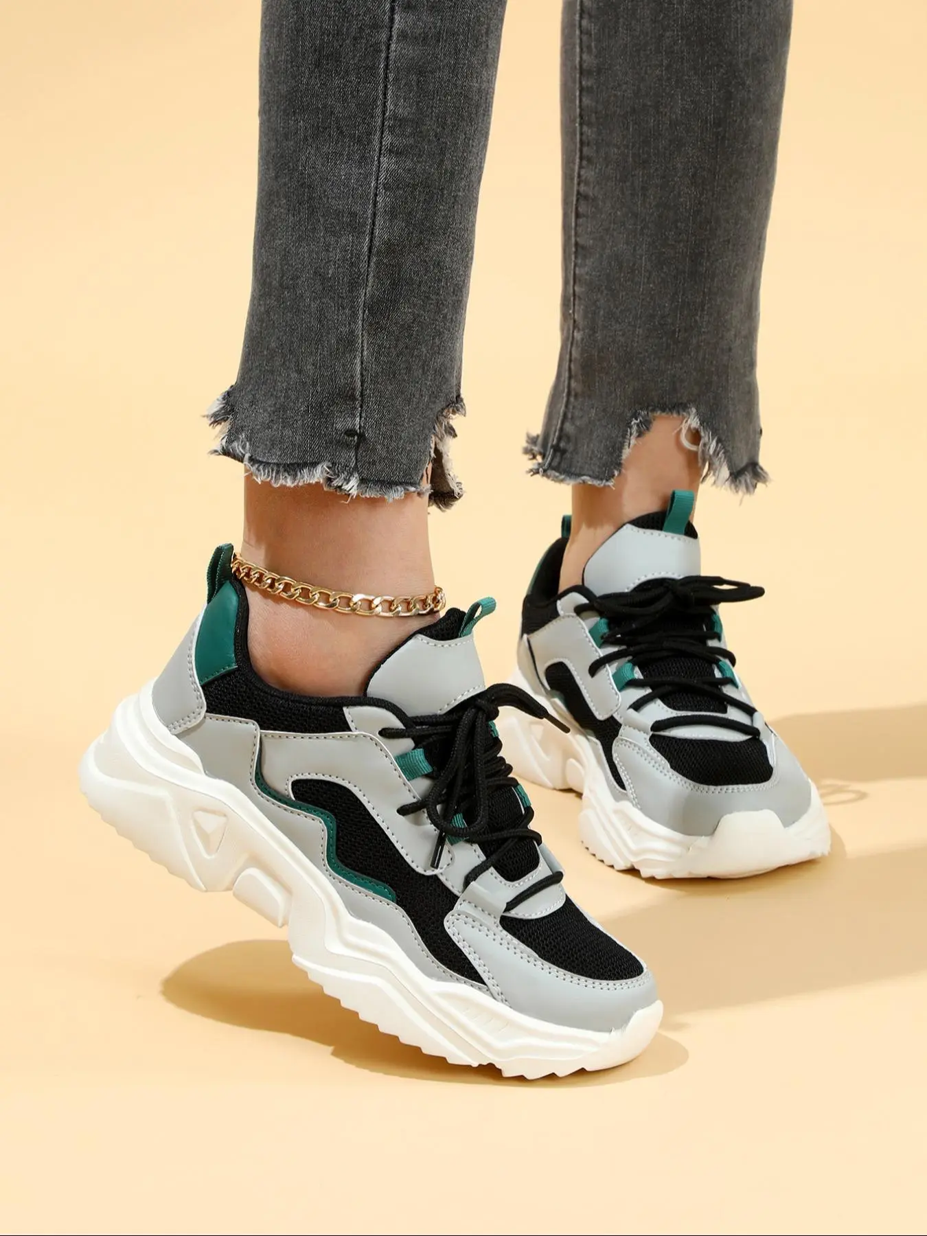 Women's Fashion Colorblock Lace Up Platform Sneakers, Casual Comfortable Breathable Sports Running Shoes, Female All-match Round Toe Chunky Sneakers for Daily Wear