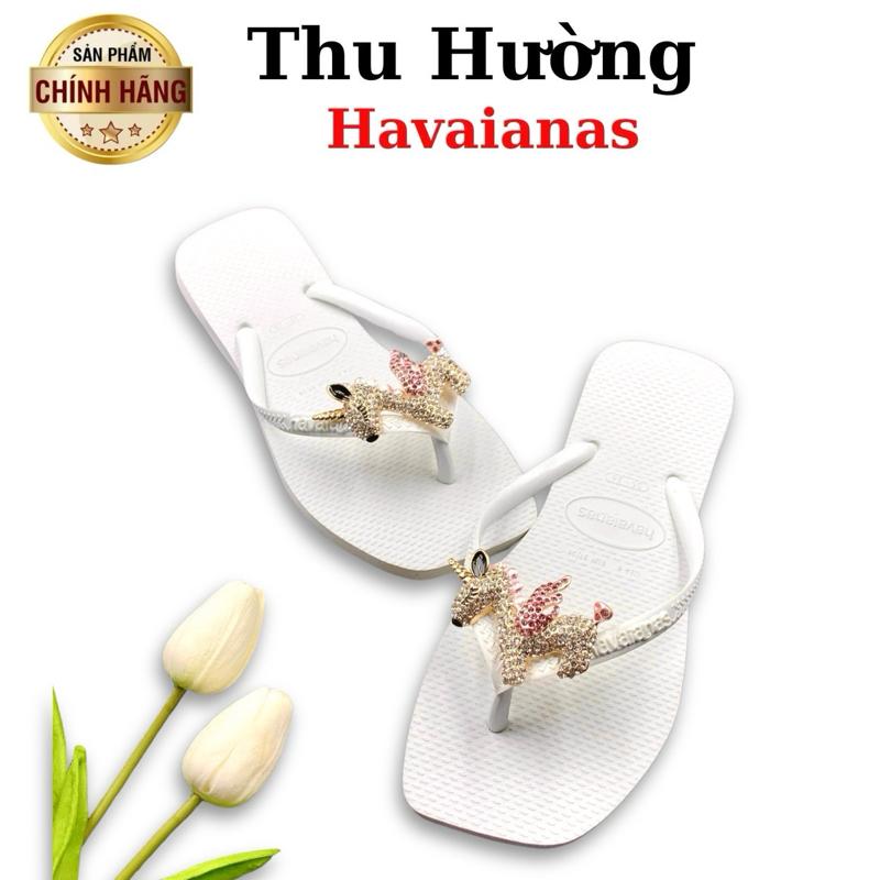 Dép Đế Vuông Trắng Gắn Kèm Charm Tổng Hợp Cho Nữ Từ Brazil - Cao su non tự nhiên đế tông cao su caro jean - Sandal Đế Bằng- Thu Hường Havai