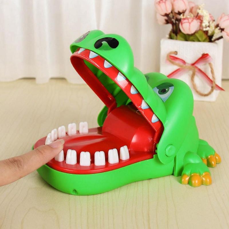 Đồ Chơi Khám Răng Cá Sấu Cắn Tay Vui Nhộn Cho Bé Và Cả Gia Đình. Toy 3