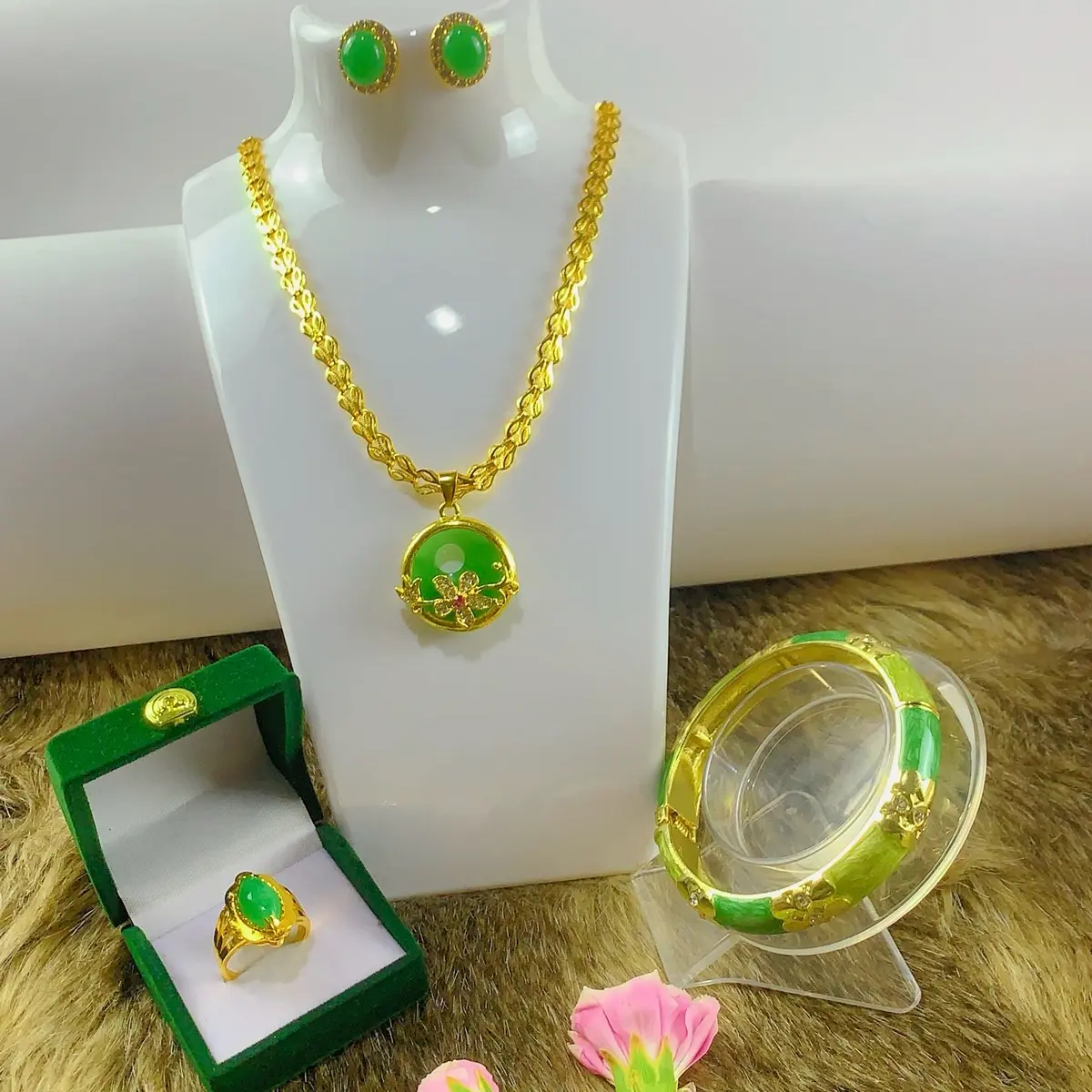 Com Bo Bộ dây chuyền  , vòng cổ , hoa tai mạ vàng  24k xanh  màu ngọc Cẩm thạch xiêu sang  dành cho các quý bà , không phai màu.