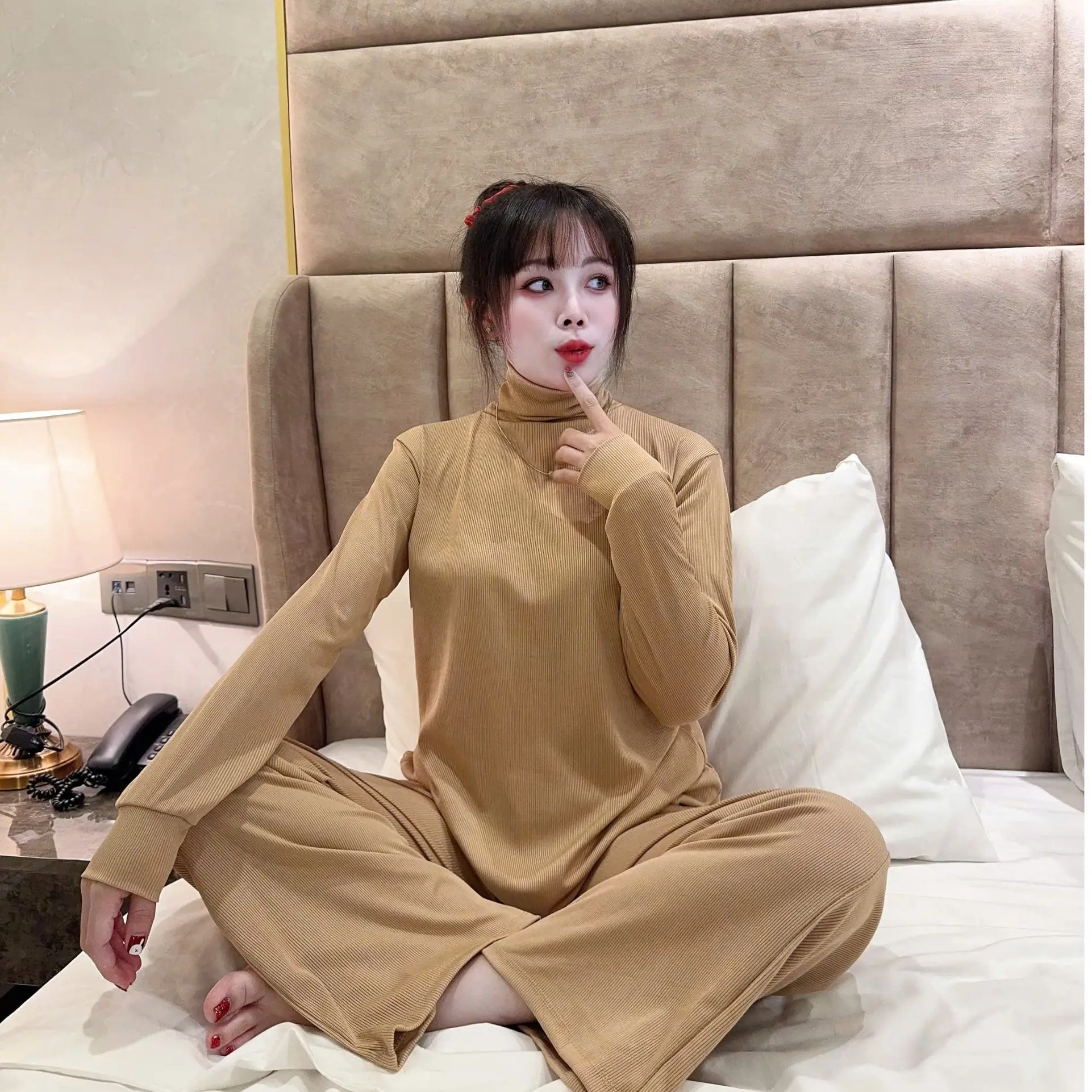 Bộ Cổ Lọ Quần Ống Xuông Chất Tăm Lạnh Cao Cấp