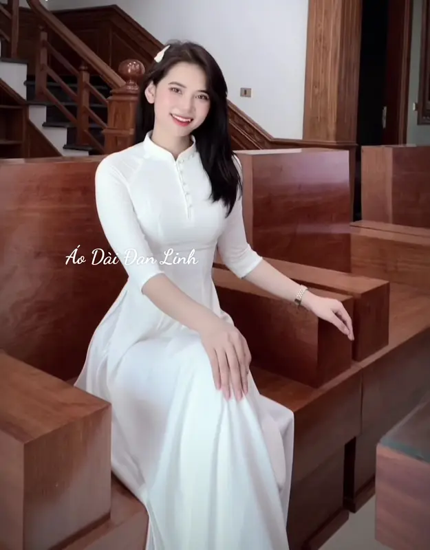 Áo dài vàng kết hoa đính ngọc trẻ trung - Áo Dài Đan Linh 4