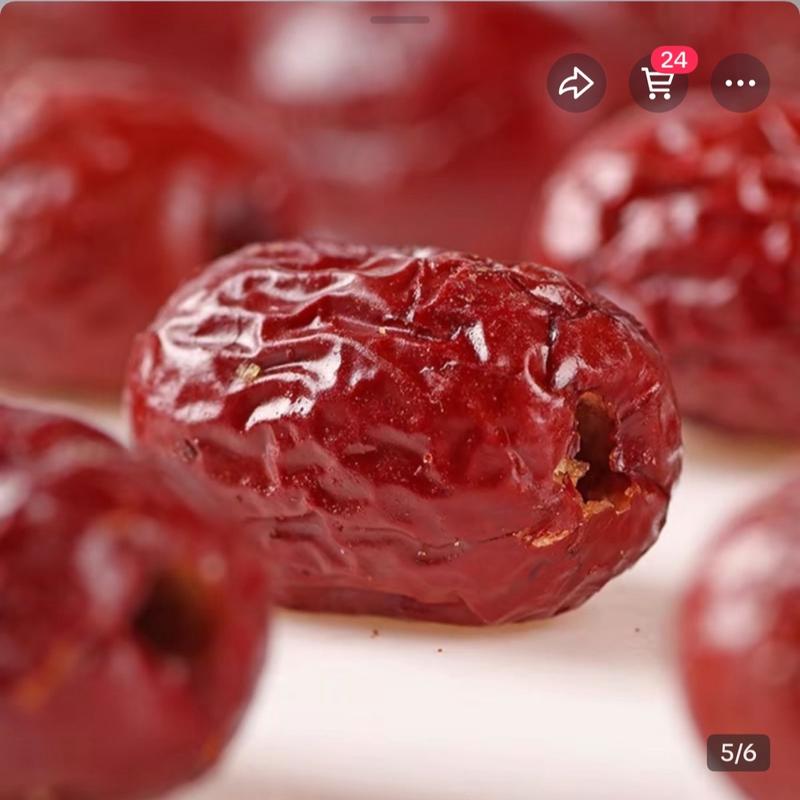 TÁO GIÒN. Táo đỏ sấy giòn.táo cho vào ngăn mát tủ lạnh rồi dùng.