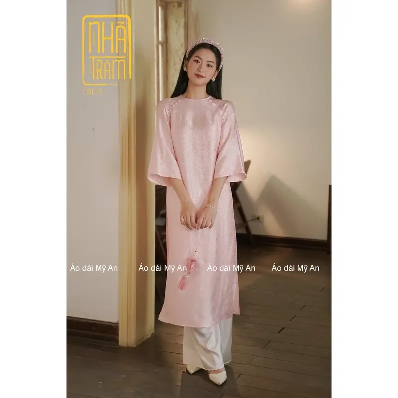 [SẴN HÀNG]Aó Dài Gấm Tơ Xuông Dáng Xưa Tay Loe Đính Cúc Bọc Diện Tết Du Xuân hot trend 2025, nữ, women dress - Áo Dài Mỹ An 1