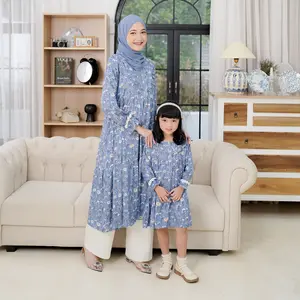 Kalsandfrey Emily Tunik Couple Mom And Kids