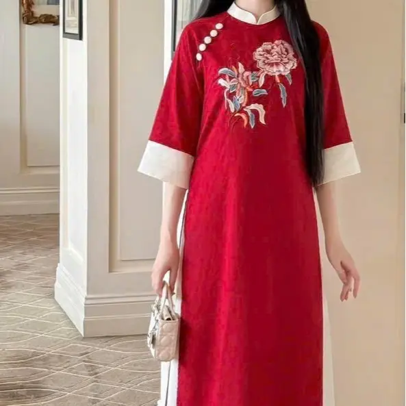 ￼ Áo  dài suông  hoạ tiết hoa thêu sang trọng trẻ trung .Cổ  áo phối cúc bọc và pha tay  siêu đẹp, chất liệu lụa mỹ cao cấp.