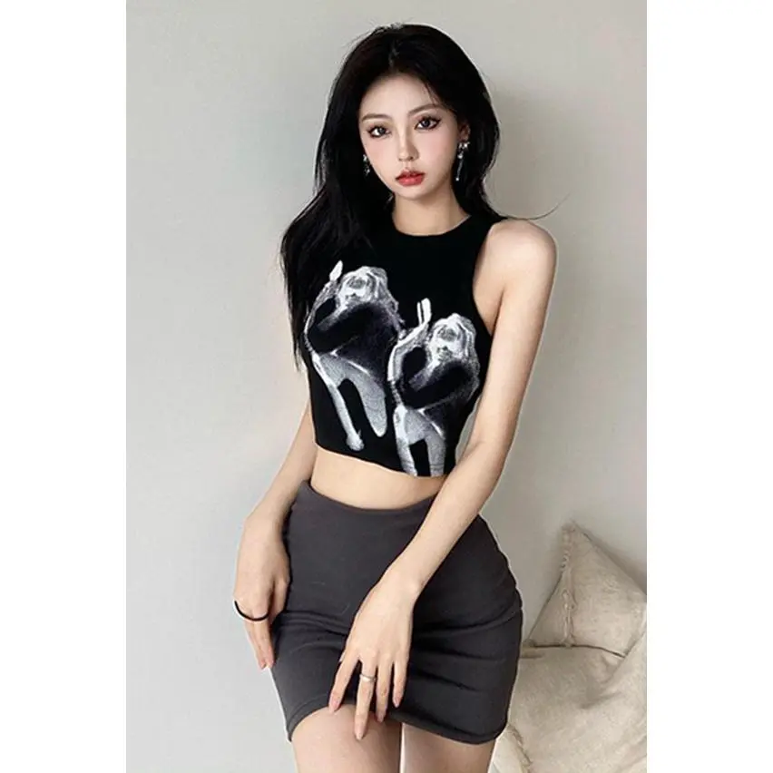 Ribbed Slim Fit Short Tank Top Versatile Base Sleeveless Top Casual Women's Fashion Versatile Personality Hot Girl Korean Style Clothing