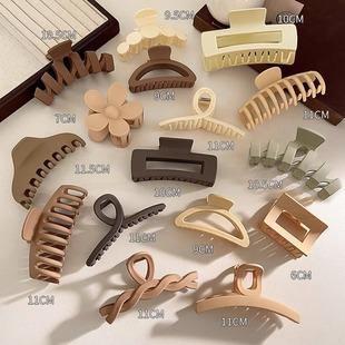 Product Introduction of Ghim Gấu, Chất Liệu Nhồi Bông Thiết Kế Búp Bê Hoạt Hình, Trâm Cài, Dễ Phối Đồ Thích Hợp Cho Mùa Thu Và Mùa Đông, Phụ Kiện Túi Xách Và Quần Áo Dễ Thương, Huy Hiệu, Phụ Kiện Cặp Đôi 8