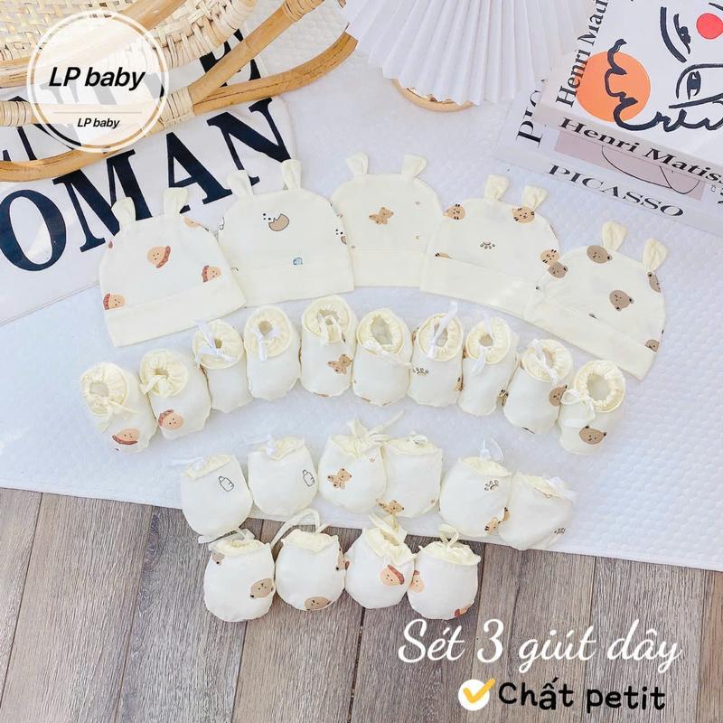 Combo 2-3 Set Mũ Kèm Bao Tay Bao Chân CÓ DÂY RÚT Chống Tuột Vải Petit Thun Lạnh Mềm Mại Đáng Yêu Cho Bé Sơ Sinh