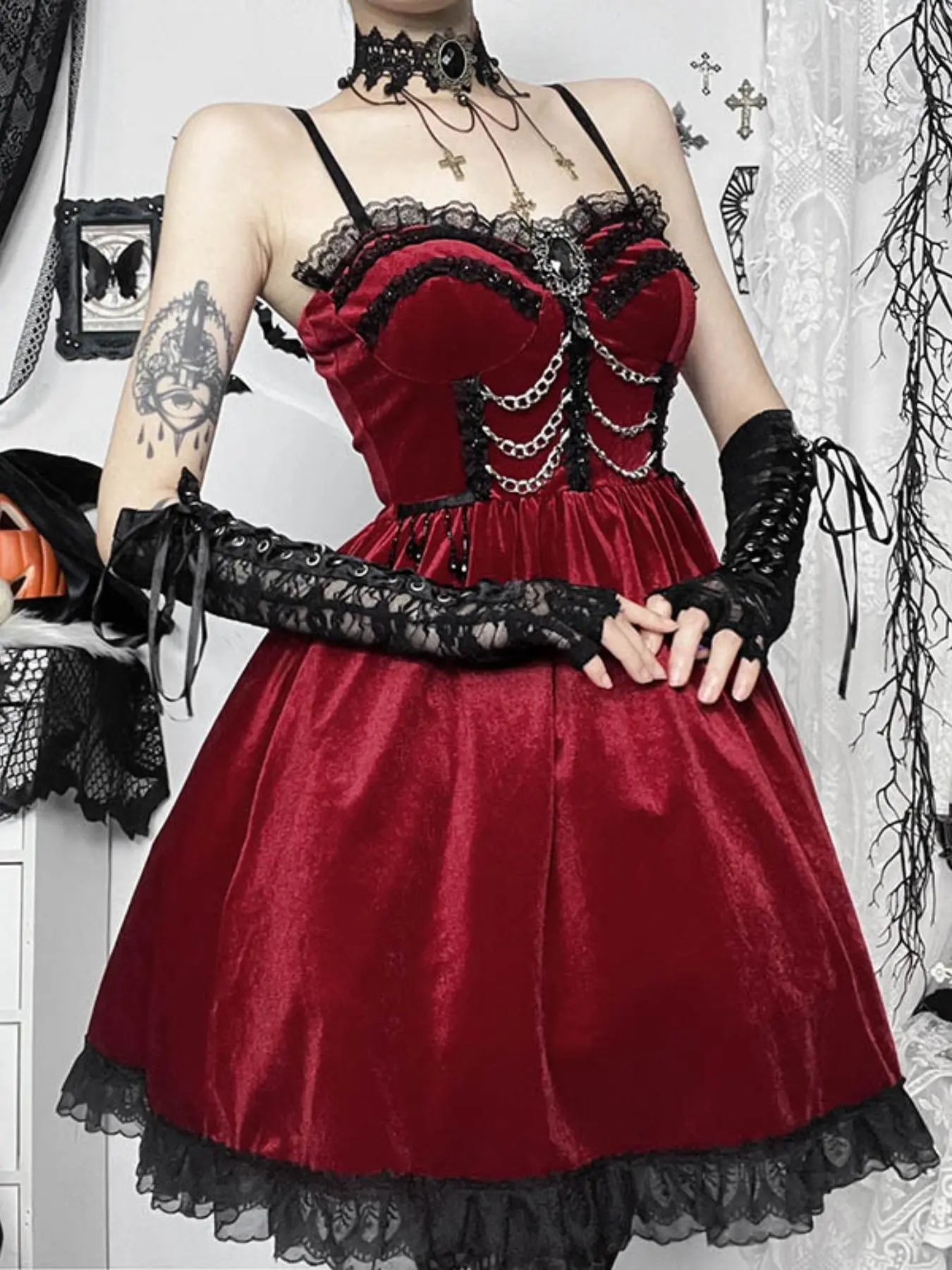 Women's Chain Decor Contrast Lace Cami Dress, Y2k Gothic Adjustable Spaghetti Strap Backless Short Dress for Party Holiday, Ladies Clothes for All Seasons Valentine's Day, gift