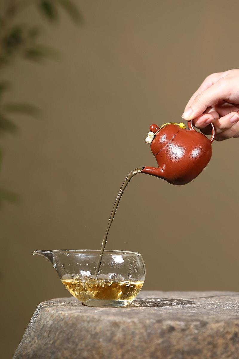 Product Introduction of # Zisha Teapot# [Lifetime Fidelity] Yixing Zisha Teapot Pure Handmade Famous Authentic Tea Making Large and Small Capacity Tea Set Yixing Zisha Teapot Famous Handmade Raw Ore Small Coal Kiln Cinnabar Sand Small Autumn Water High-End Teapot 15