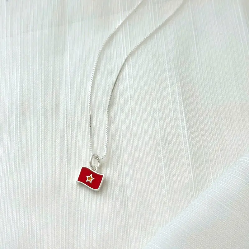 Vòng tay lá cờ Việt Nam cờ đỏ sao vàng lắc tay bạc 925 Lolie Accessories vòng tay  charm charm  cờ tổ quốc charm  bạc 5