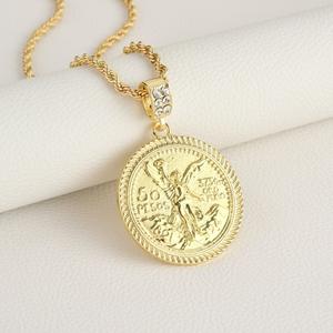 จี้เหรียญทองแดงชุบทอง 18K เหรียญที่ระลึกบรรเทาสองด้าน 50 เปโซ พร้อมแขนเชือกเส้นเล็ก ขายร้อน，เครื่องประดับพังค์และฮิปฮอป, ฝังเพชร, บุคลิกภาพเกินจริง,เครื่องประดับอินเทรนด์，หรูหราและน่าทึ่ง，สไตล์บุคลิกภาพ