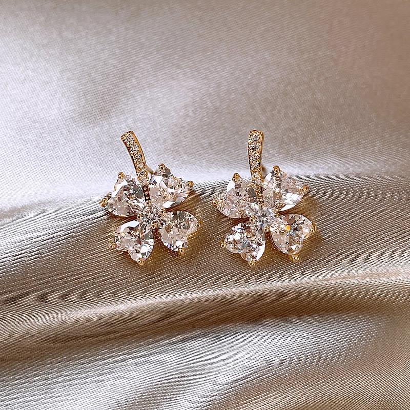 Product Introduction of Delicate Pink Clover Temperament Female Earrings Earrings Jewelry Girlfriends' Gift Girlfriend Gifts for Moms 4