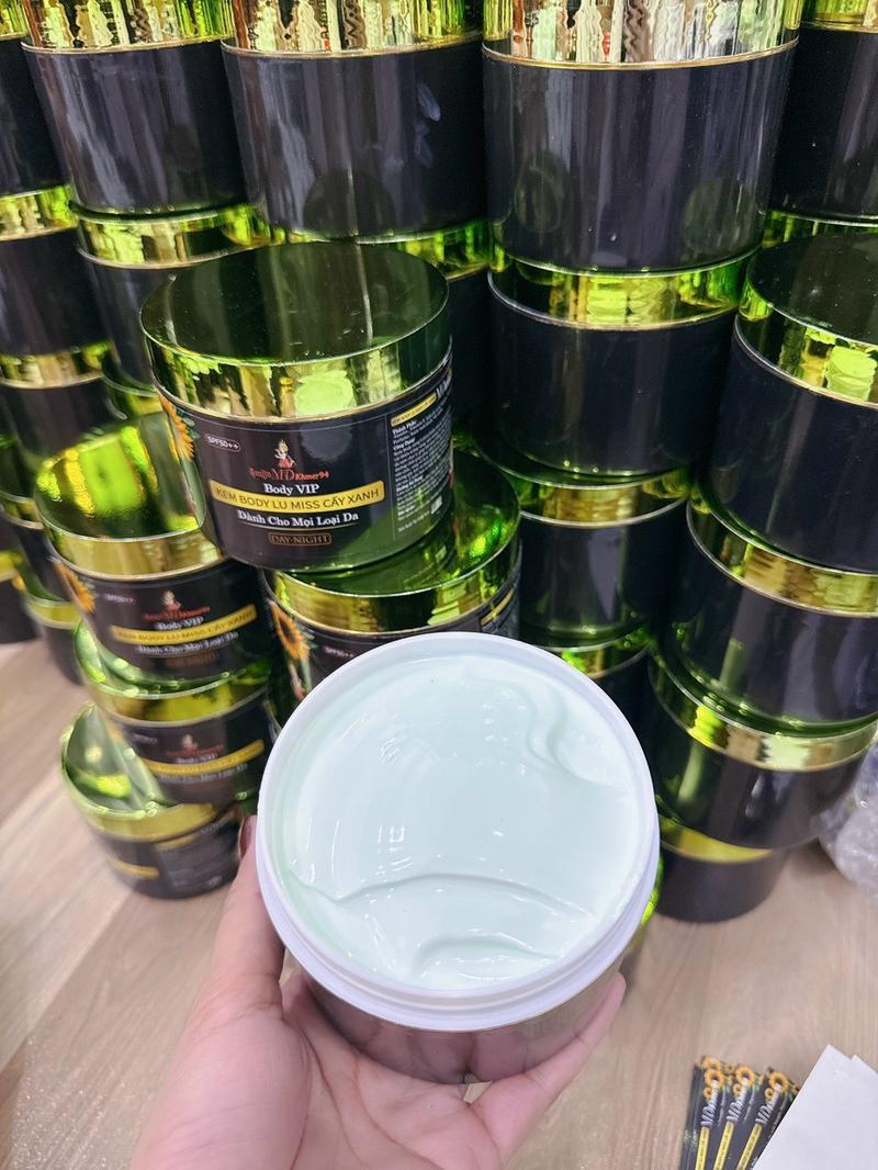 Product Introduction of ( COMBO 3 HỦ )Kem dưỡng da body vip 200G Women Dưỡng Da Body Dưỡng Body Làm Đẹp Da Lotion Nữ 15