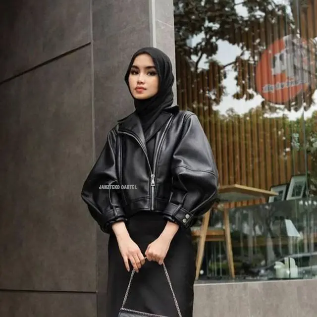 JNK x SALWA - Jaket Wanita Single Breasted Punk Pendek Women Crop Top Longgar Shirt Semi Kulit Sintetis Viena Faux Synthetic Leather Jacket Cewek Perempuan Remaja Model Mantel Kancing Antik