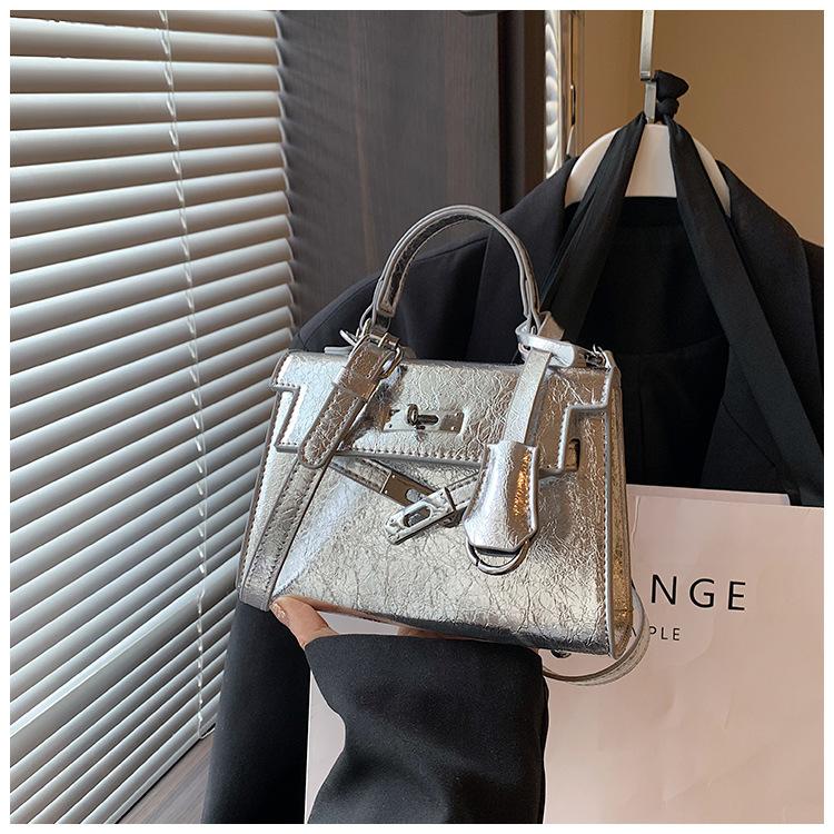  MT106 Túi Xách Hờ Mờ Phiên Bản Da Nhăn Bóng Hottrend 2024 