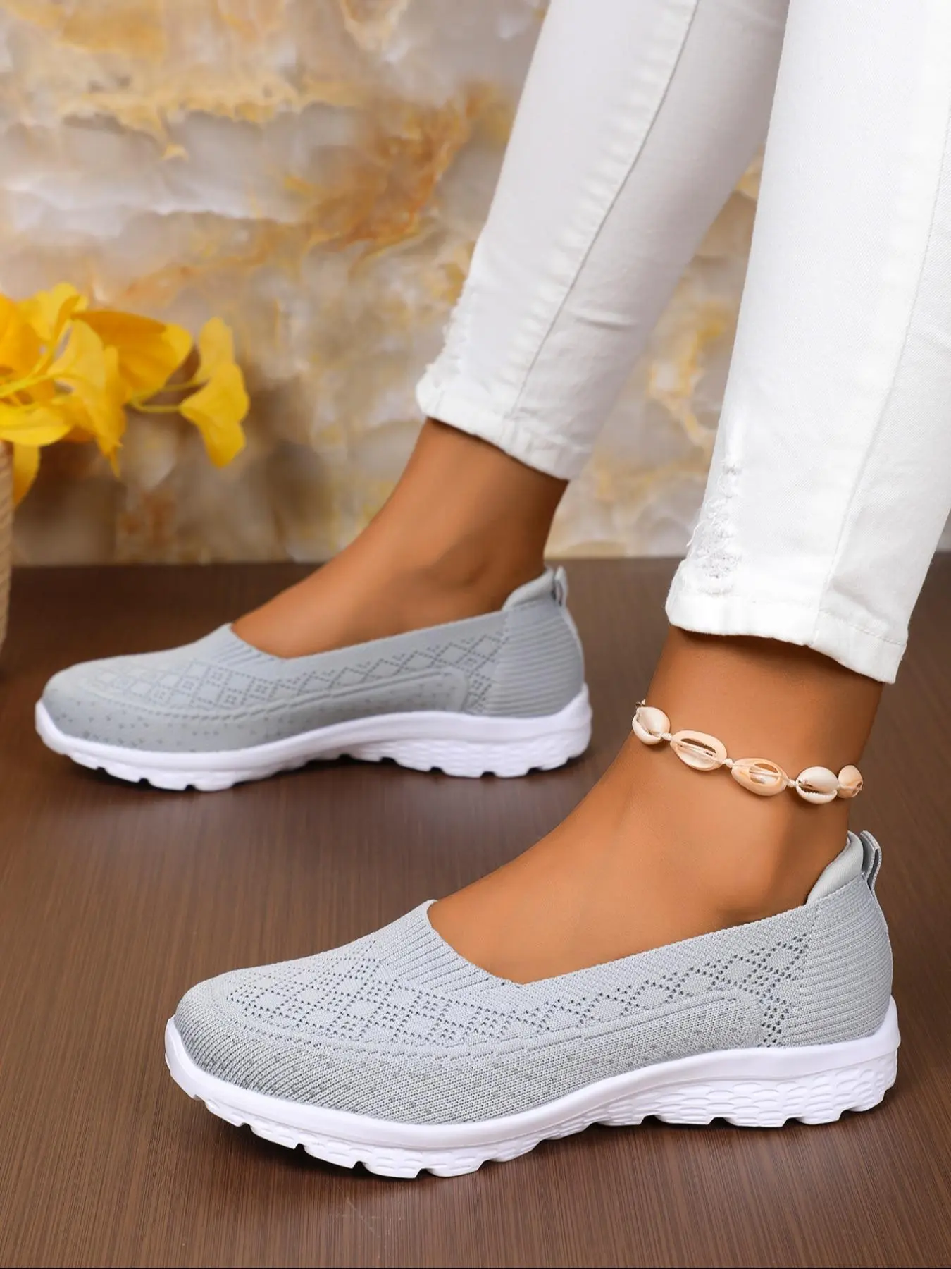 Women's Solid Color Mesh Breathable Slip on Walking Shoes, Casual Comfortable Sports Shoes for Daily Wear, Non-slip Soft Sole Shoes for Women, Trainer