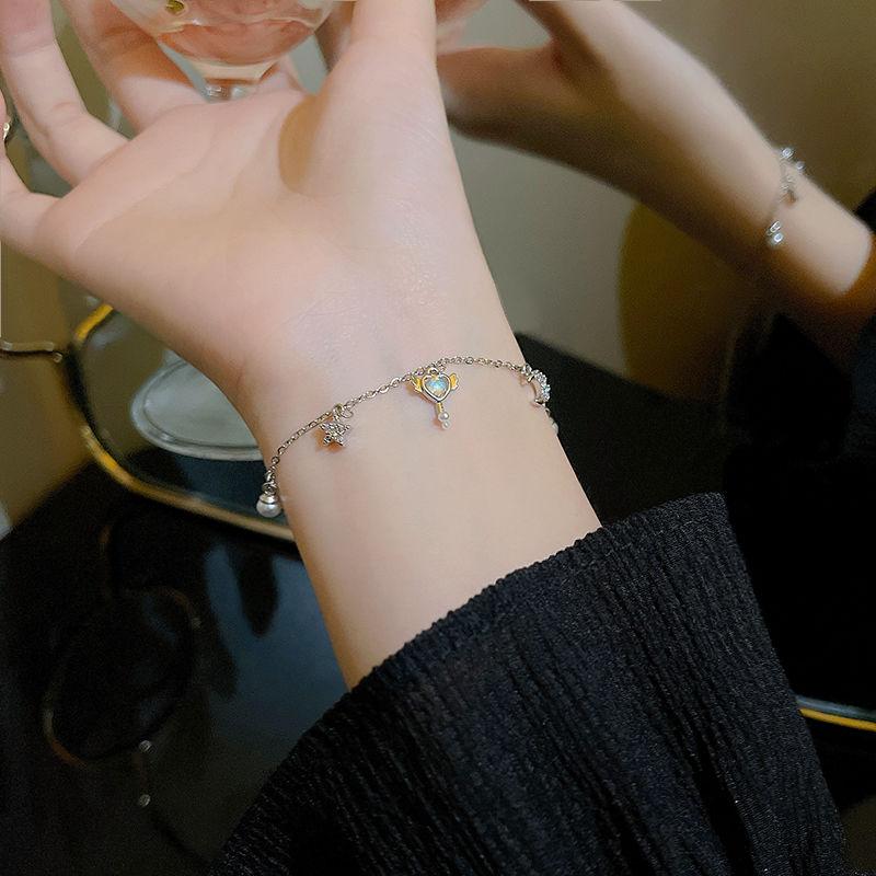 Product Introduction of South Korea New Fairy Temperamental Xingyue Pearl Bracelet Summer Versatile Internet Celebrity Same Style Accessories Hot Ins Style 0