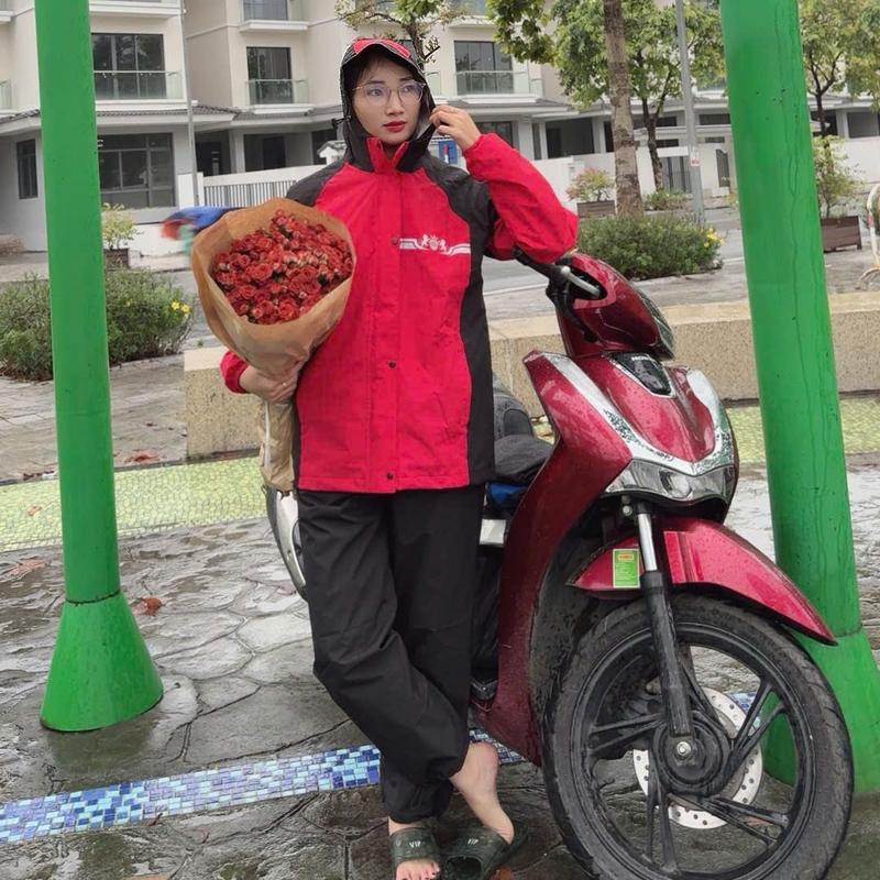   DEAL Mở Bán Áo Mưa Bộ 3 Lớp Chống Thấm 100% - BH 2 Năm Chống Nước Vải Nhập Khẩu Cao Cấp Thiết Kế 3 Lớp Kín Đáo Dành Cho Người Lớn Bốn Mùa 