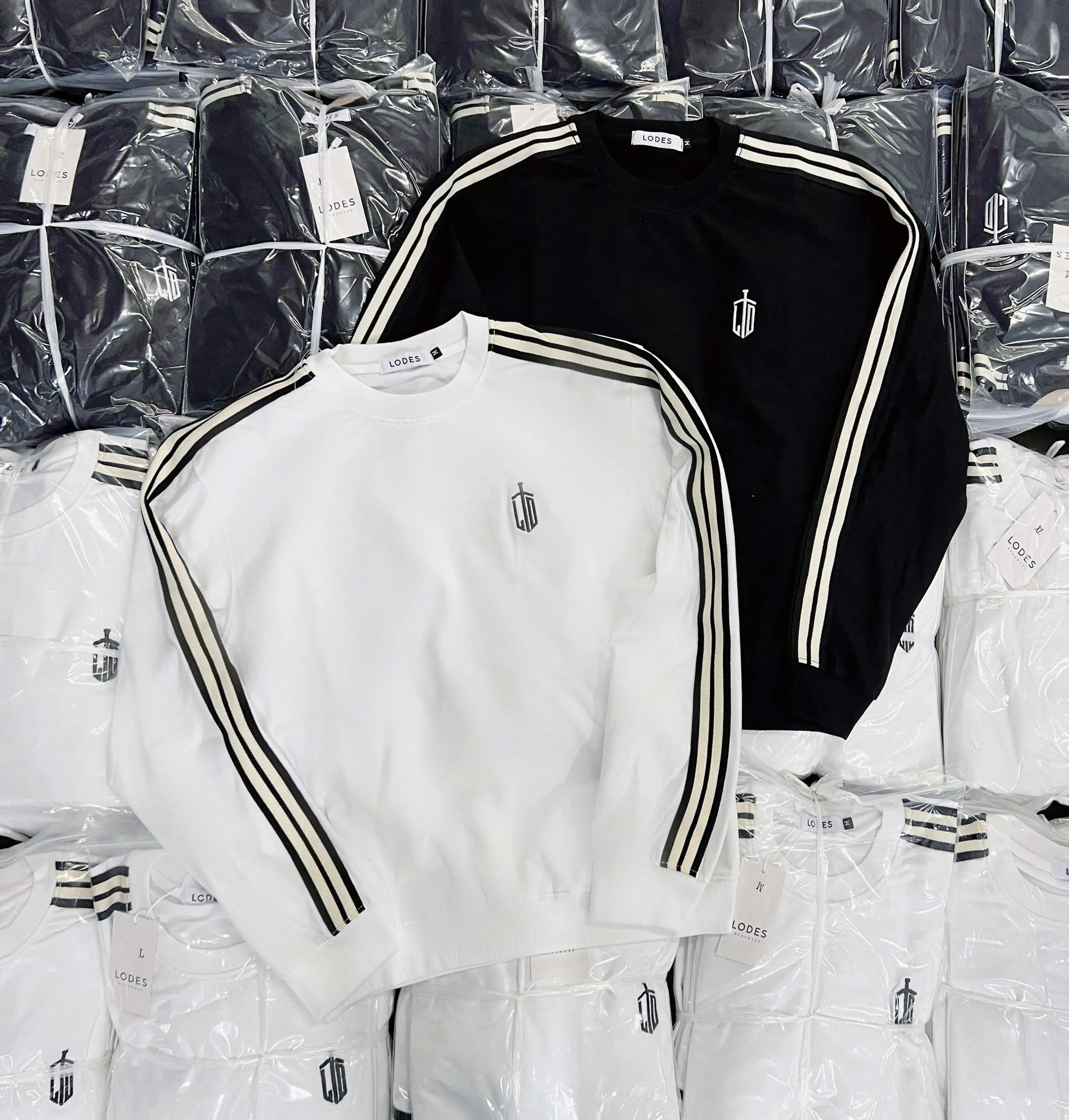 Áo nỉ thu Đông phối màu sọc tay thuê logo vải nỉ mềm mịn mẫu mới menswear sọc tay