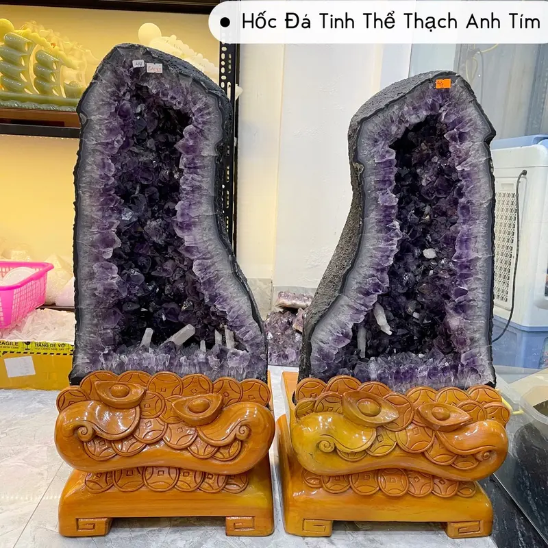 ￼Hốc Đá Tinh Thể Thach Anh Tím Đậm Nguyên Khối Phong Thuỷ 1