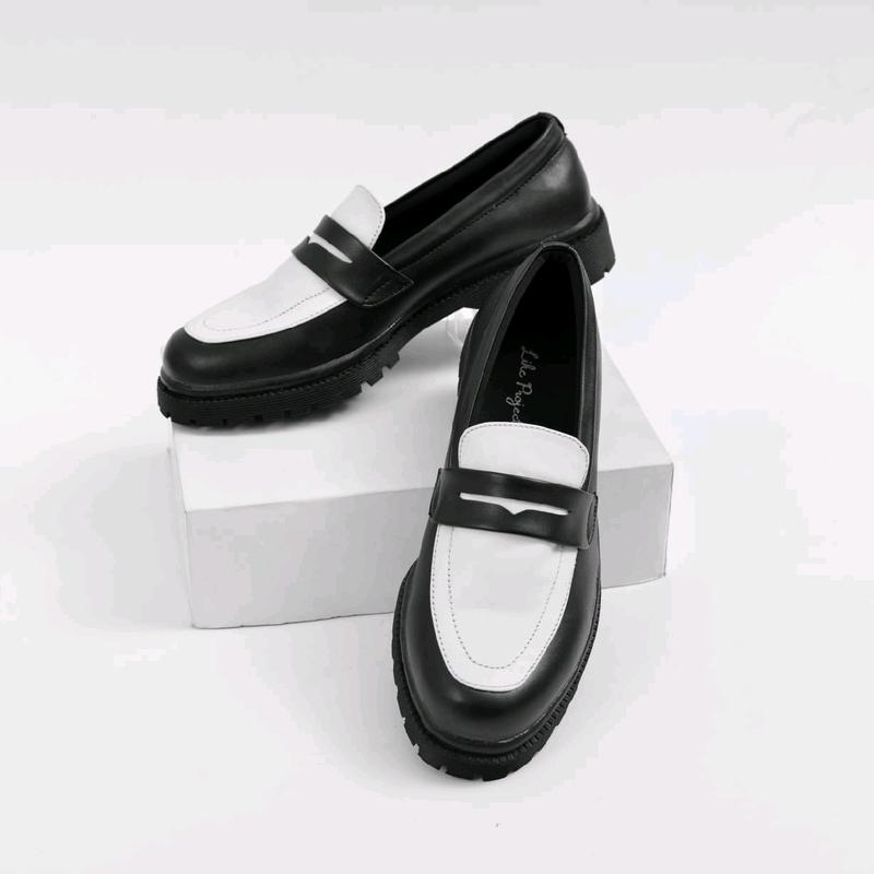 Sepatu Slip on Loafers wanita "KHAILLA SHOES"X Like Project Hak Datar (1 cm atau kurang) Musim panas 1