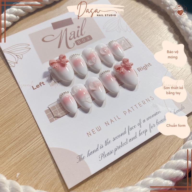 Móng tay giả thiết kế nail box hàn quốc ngắn form tròn GIÁ RẺ màu trắng đính charm gel nổi tặng kèm phụ kiện dán móng