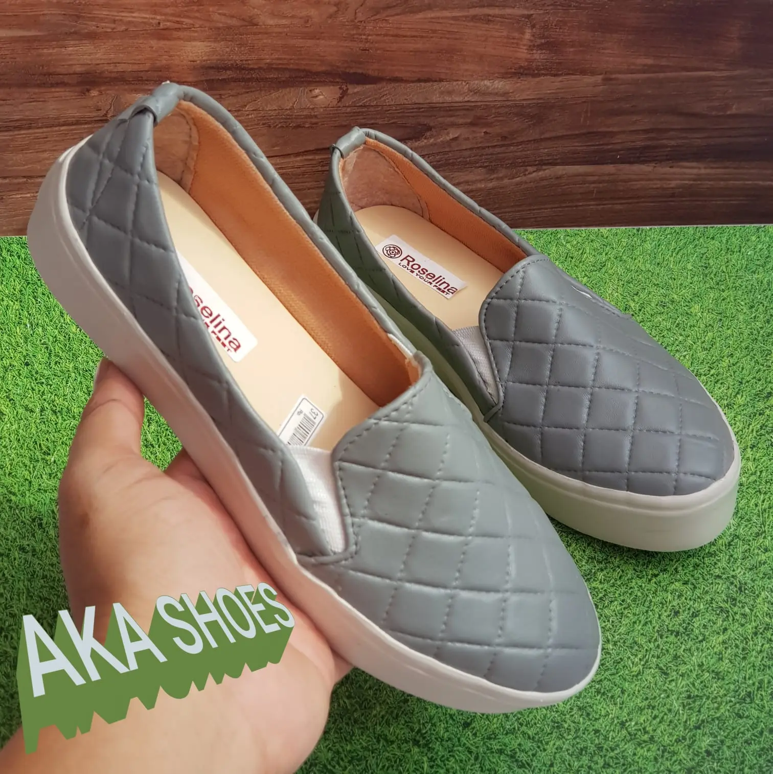 Sepatu Slip On Abu Misty Wanita Trendy