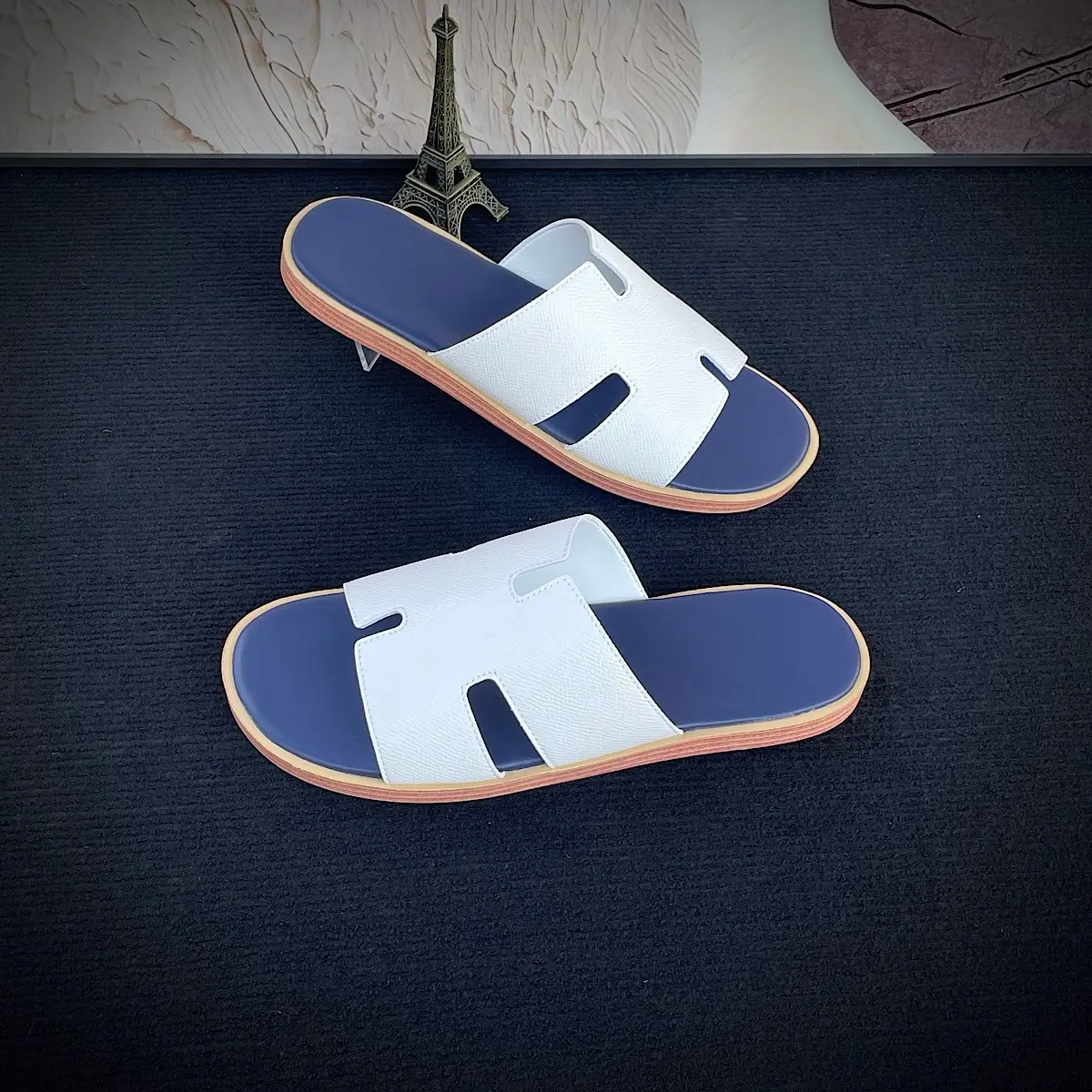 [Giảm Hơn 40% + Miễn Phí Vận Chuyển] Dép Nam H.M - Dép Da Nam Quai Ngang - Size Ngoại Cỡ Từ 36 đến 45 - Da Microfiber - Đế Cao Su Cao Cấp - Dép Nam Đẹp - Mẫu Mới - Màu Sắc - Kiểu Dáng Sang Trọng - Di Chuyển Thoải Mái - Chống Trơn Trượt. chữ cho 44