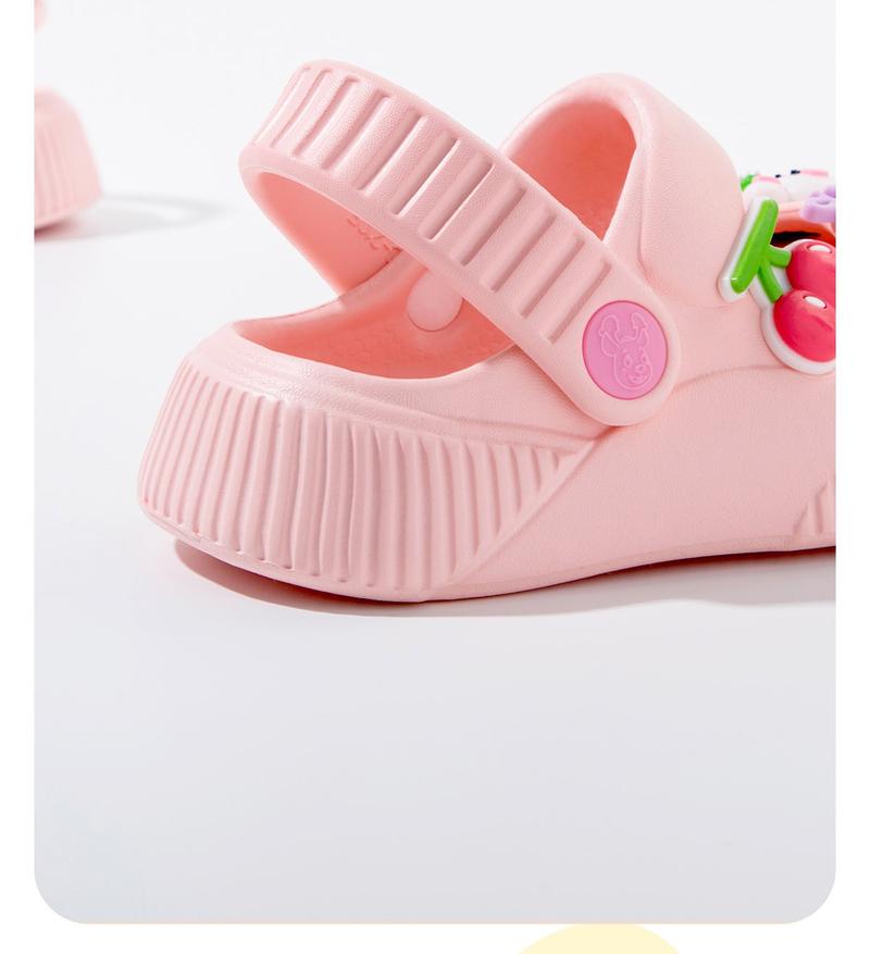 Product Introduction of 2025 Summer New Cartoon Children's Slippers Baby Sandals Soft and Lightweight Small and Medium sized Children's Outing Hole Shoe 11