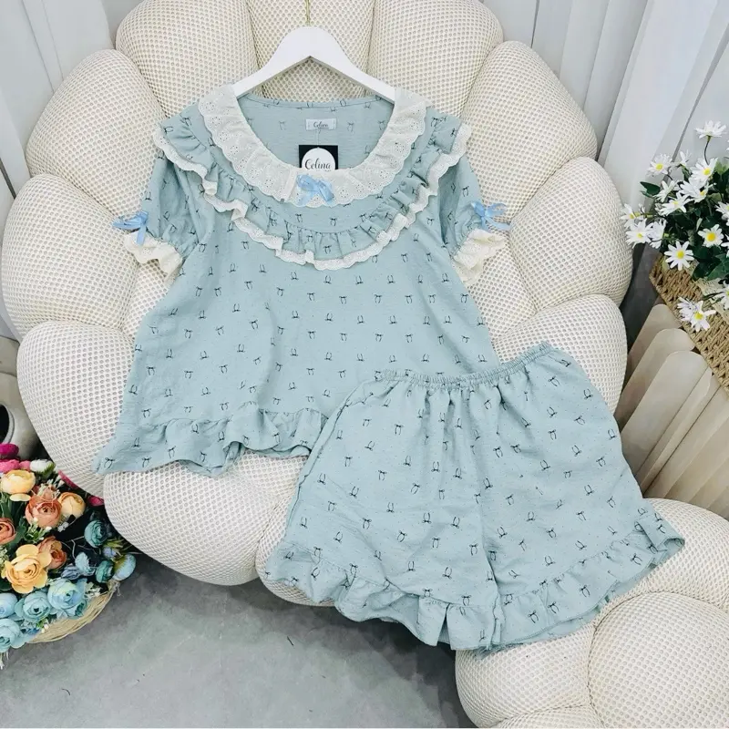 Đồ mặc nhà Ong điệu, Bộ xanh áo ngắn cổ tròn phối ren quần ngắn chất đũi mềm mại, cực mát