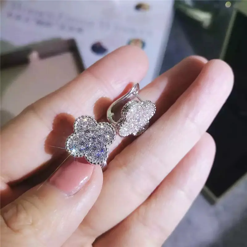 Four-Leaf Clover High Sense Ear Clip Female Ins Affordable Luxury Fashion French Minority Frosty Style Stud Earrings Tea Flowers