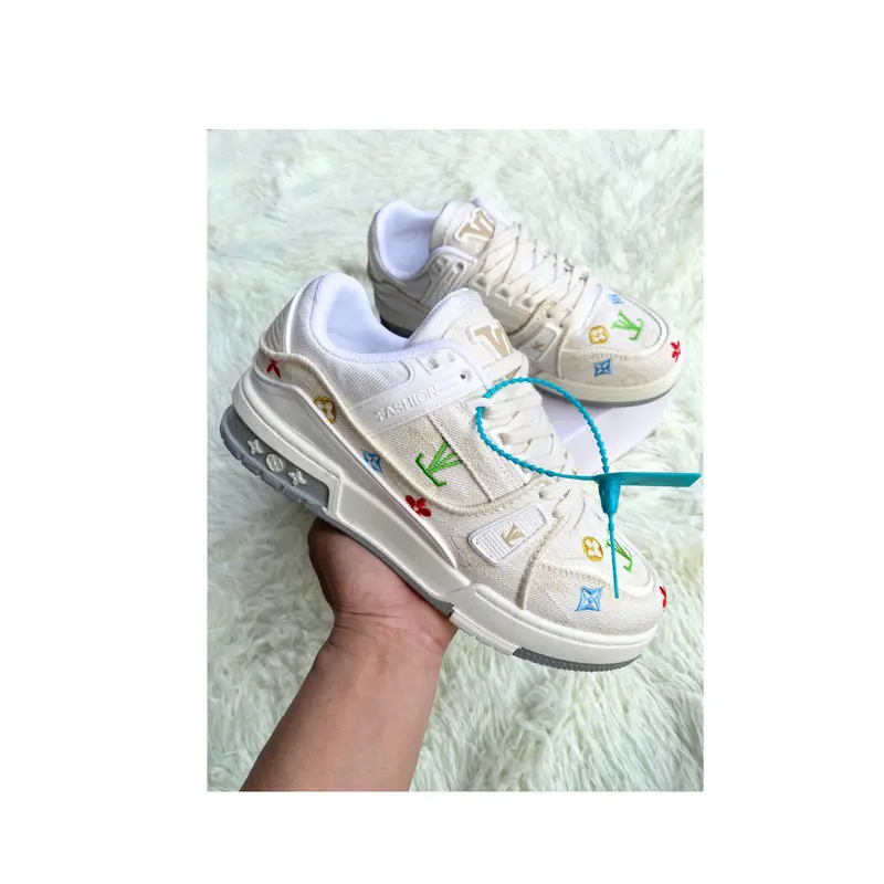 Giày Sneaker TRAIENR Nam - Thiết kế trẻ trung, hiện đại, chất liệu canvas bền đẹp mầu xám và trắng kem 3