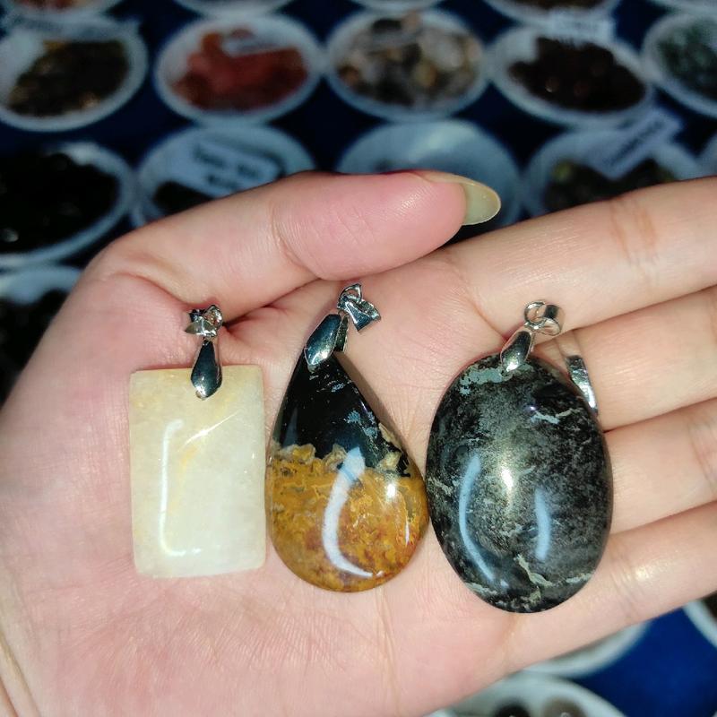 Gantungan Kalung 2