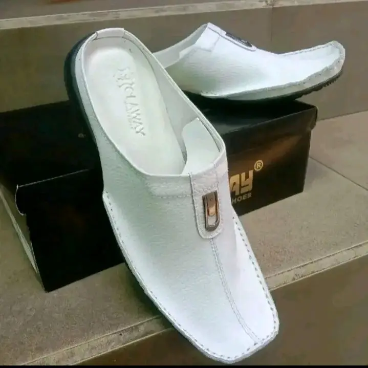 Sendal Slop Pria/ Sepatu Sandal Bustong Cowok Pria Putih 1