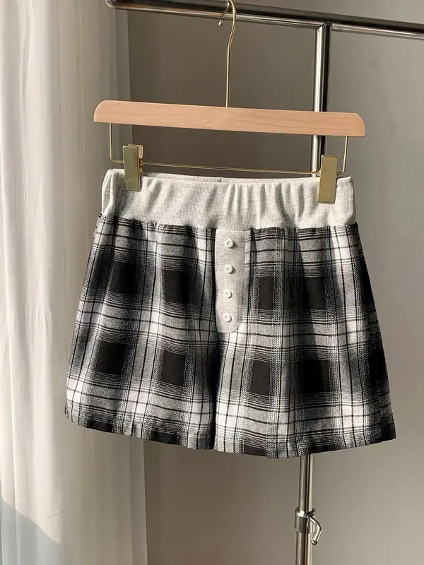 Women's Plaid Print Button Decor Shorts, Casual Fashion Short for Daily Wear, Ladies Bottoms for Summer 4